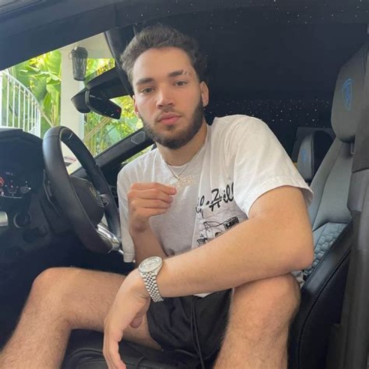 Adin Ross – Bio, Facts, Family Life of the Twitch Star