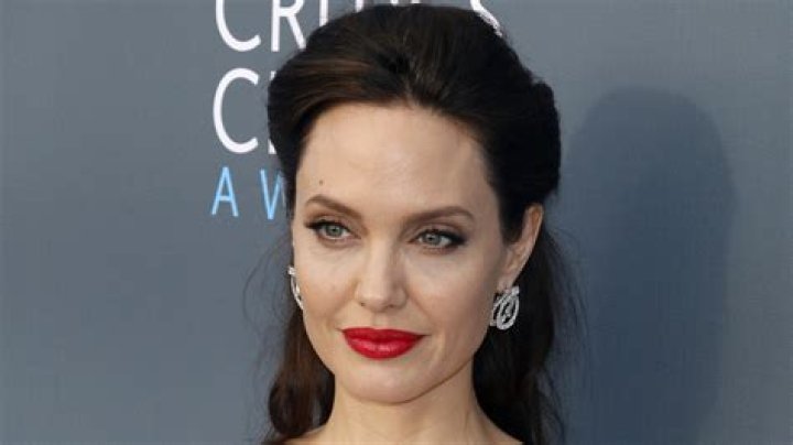 Angelina Jolie Lipstick: The Iconic Shades Behind Her Timeless Beauty
