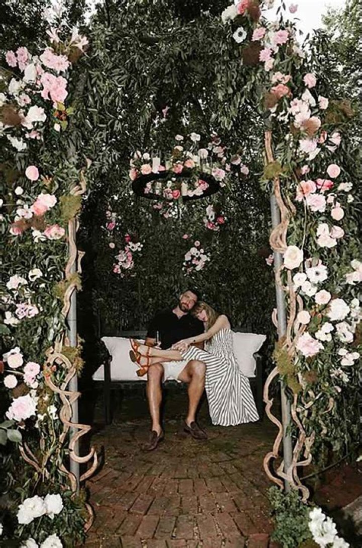 Daryl Hall Engaged: A Look Into His Life and Relationships