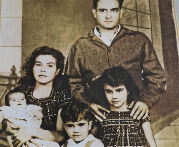 Discover The Untold Stories Of Vicente Fernandez's Daughters