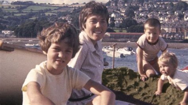 Does James May have children? ·