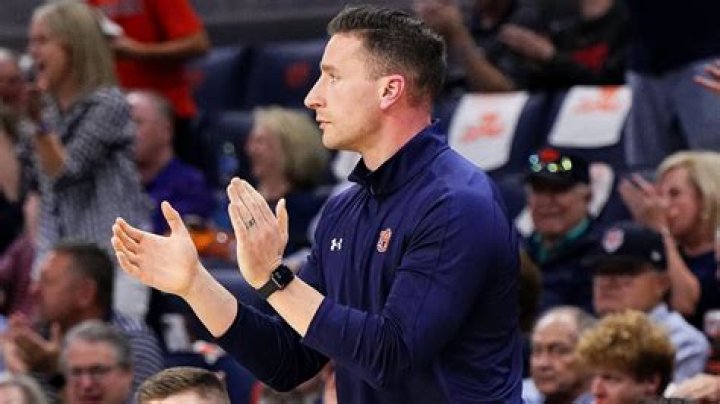 Meet Bruce Pearl's Inspiring Spouse