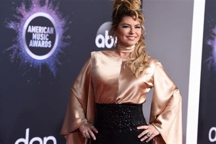 Meet son Eja Lange |