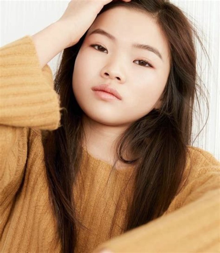 Miya Cech Age, Height, Weight, Measurements, Ethnicity, Biography