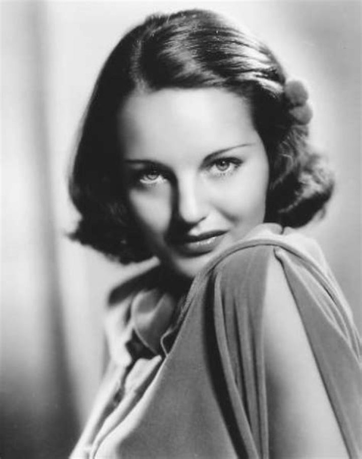 Rochelle Hudson (Movie Actress) - Age, Birthday, Bio, Facts, Family, Net Worth, Height & More ·