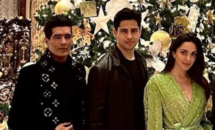Sidharth Malhotra And Manish Malhotra: Family Or Friends?