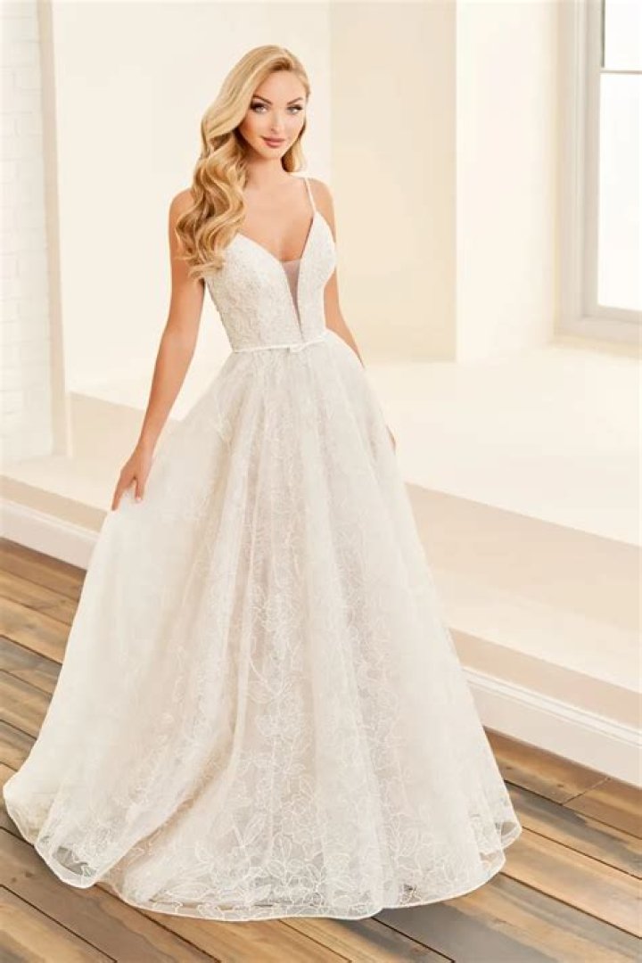Unveiling Elina Svitolina's Enchanting Bridal Style: A Masterpiece Explored