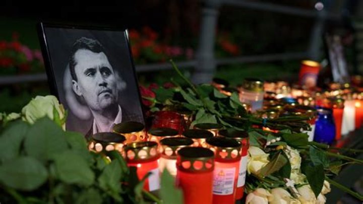 What Was Jonathan Larsons Height at the Time of His Death? ·